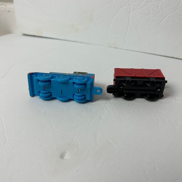 Thomas & Friends Plastic Push Train Tank Engine Thomas Coal Car Set Lot - Picture 4 of 10